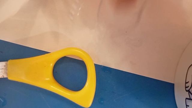 Как сделать наклейку с помощью скотча?интересные идеи от Вики роблокс Кэт (~роблоксёр~)🎮