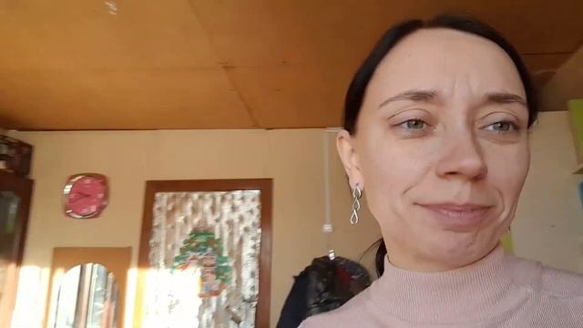 Стеллаж готов. Поставили новое окно.