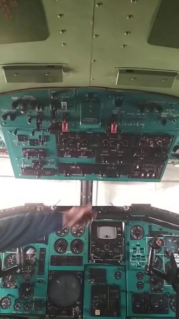 В кабине сверхзвукового лайнера Ту-144