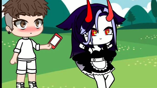 танцую в костюме горничной UvU