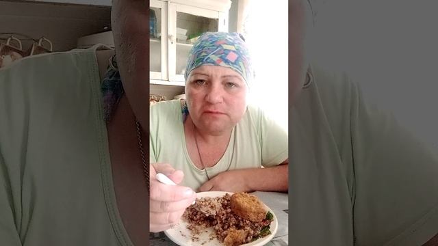 МУКБАНГ.