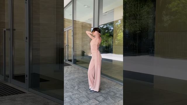 Жіночий костюм модель B 809 / Women's suit model B 809