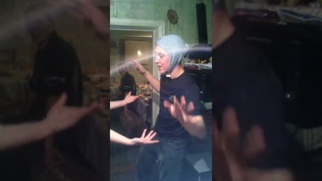 Хард бассы,парнишка жжет!