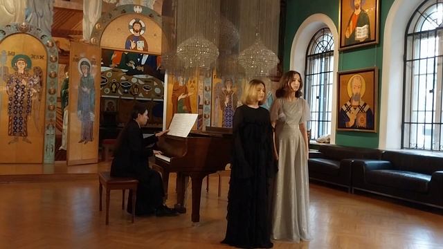 Й. Брамс "Колыбельная"
С. Туликов "В глубине России"
Исполняют Абанина Анна-Ева и Боровская Таис