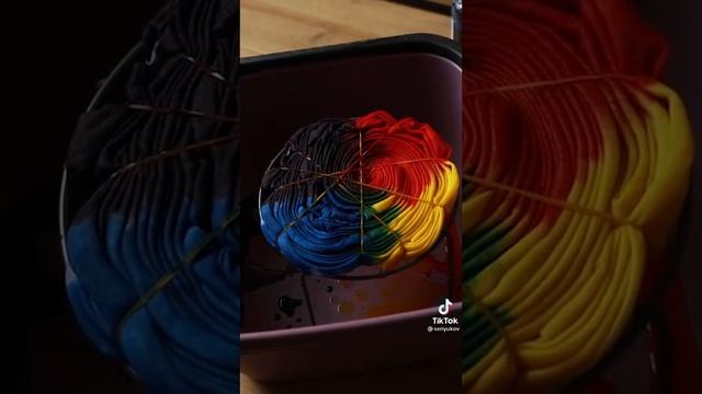 как красиво покрасить футболку