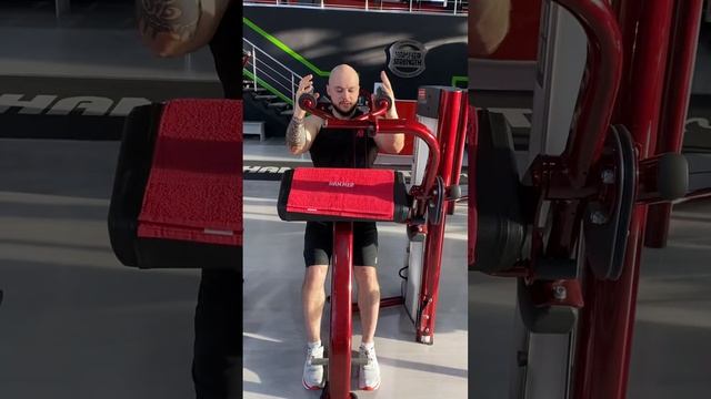 Разгибания рук в блочном тренажёре сидя (TRICEP EXTENSION)