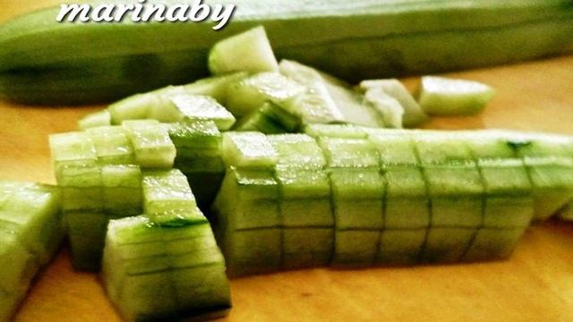 Салат овощной с куриным филе