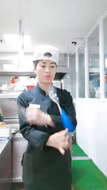 BiUsKI34GxM - Lifestyle Beautiful Train Teppanyaki street food,restaurant,BBQ,Pub street#Short#Short