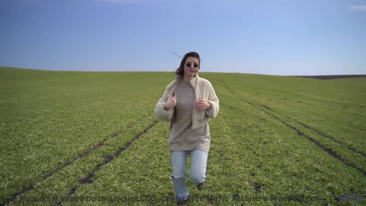 Эта мелодия генерируется вашим мозгом в реальном времени - попробуйте! - Springtime -- Holle Mangler