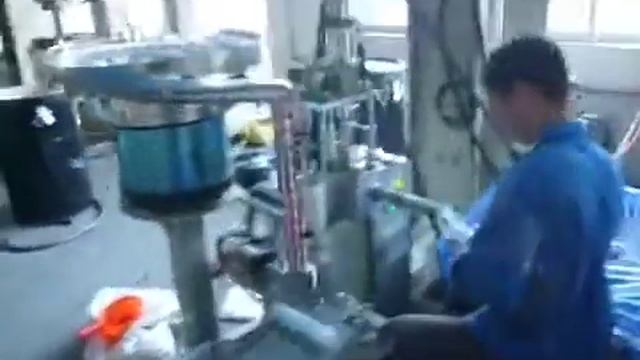 Полуавтоматическая машина по фасовке картриджей c сил