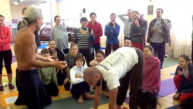 Саймон Борг Оливер, как делать стойку на руках, handstand