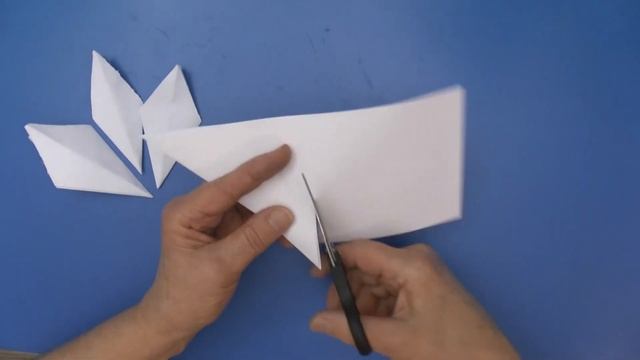 ОБЪЕМНАЯ СНЕЖИНКА ИЗ БУМАГИ,