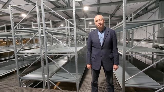 Склад с мезонинными стеллажами на 1000 квадратных метро