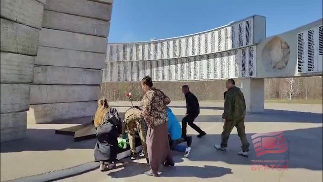 Участники СВО организовали автопробег в Братске, посвященный 80-летию Победы
