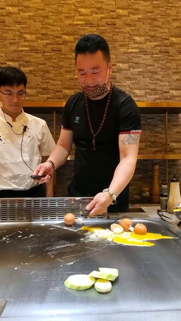 AjKl2RxYkcI - Lifestyle Beautiful Train Teppanyaki street food,restaurant,BBQ,Pub street#Short#Short
