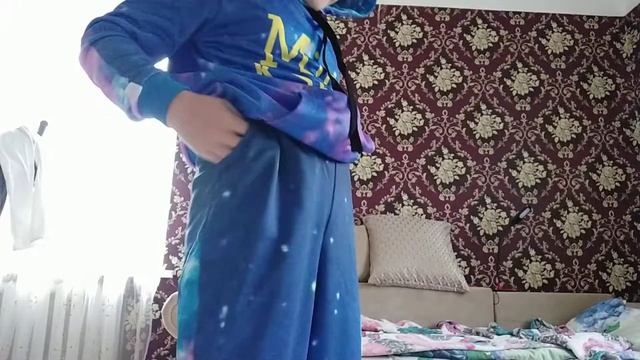 Костюм с интернета пришел дырявым???