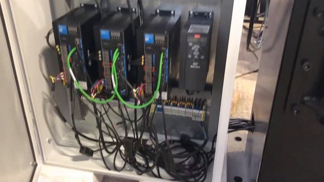 Портальные фрезерные станки с ЧПУ на сборке