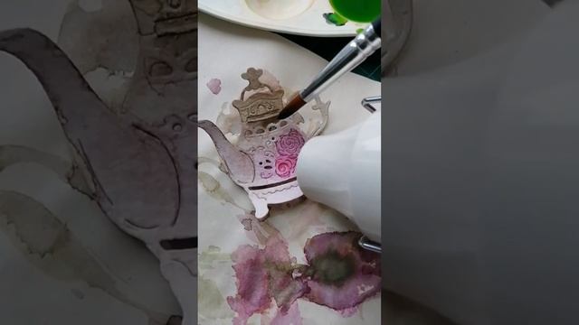 Окрашивание вырубки из акварельной бумаги.