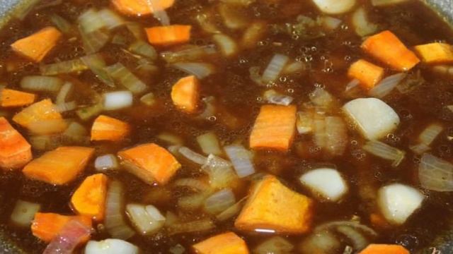 Пряный томатный соус с яблоком