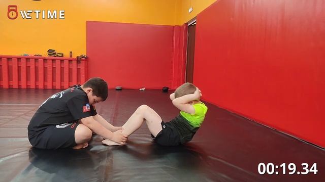 Гайнетдинов Арслан. Иду на рекорд. Пресс. Народные игры ГТО Спортлото.