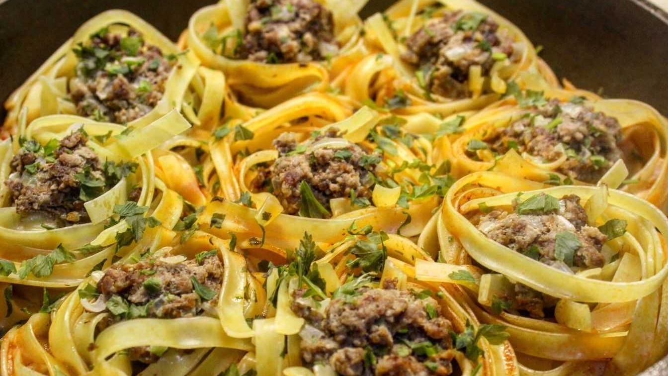 Гнезда из макарон с фаршем. Простые и вкусные рецепты.