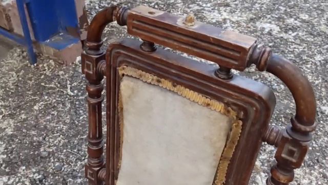 Старинный стул