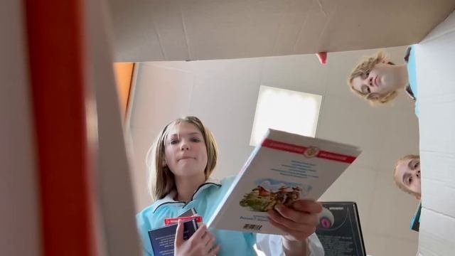 Активисты Тульской области собрали книги для детей Мариуполя
