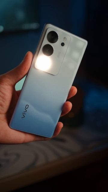vivo V29 VS iPhone 14 Pro - Portrait Mode Comparison