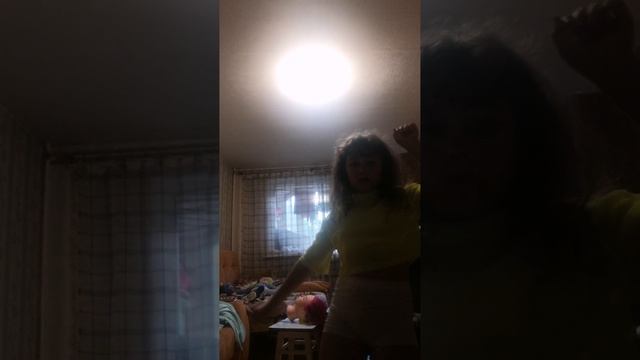 🤫🧏♀️