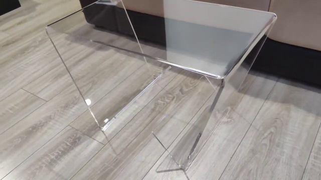 Журнальный столик из акрила Балерина