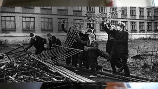 С Днём пионерии, друзья! Всем, кто носил красный галстук, посвящается...