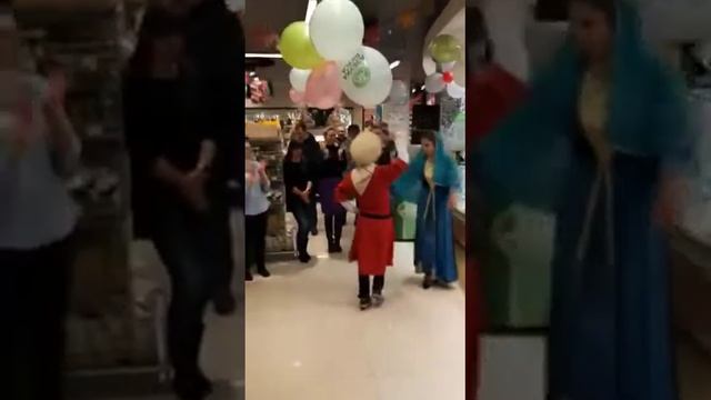 Лезгинка на Большой Якиманке.