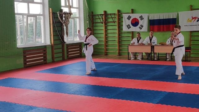 Аттестация на синий пояс с красной полосой.