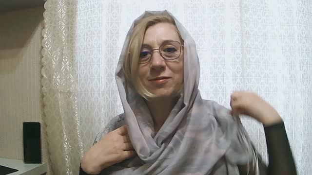 Купила шляпку. Зацените. Как со мной пытался познакомиться таджи