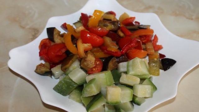 Паста с овощами и грибами в томате