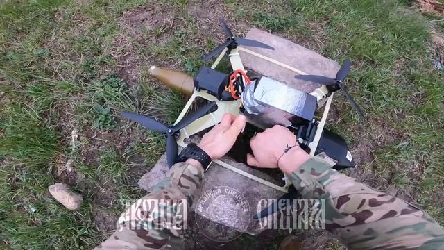 Кадры работы расчета FPV дронами на оптоволокне на Харьковском направлении