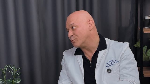 «Хирургия без прикрас: бариатрический и пластический хирурги честно о страхах и рисках»
