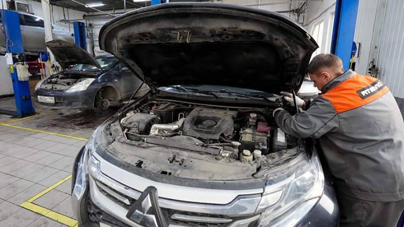 Автоэксперт назвал сроки замены тормозной жидкости