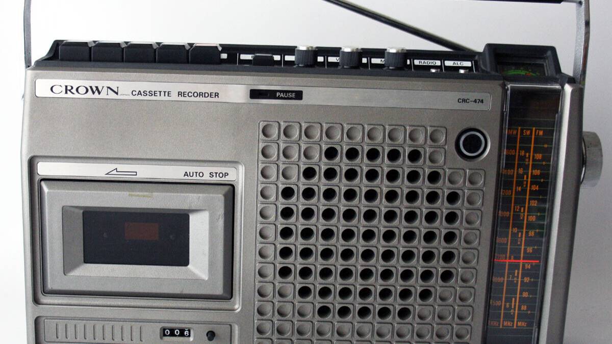 Портативный кассетный магнитофон Crown 474Fw Radio Boombox-Япония-1973-1974-год