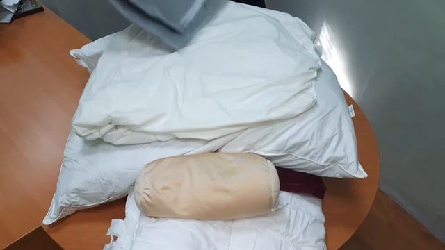 DPR15008 Покрывала, одеяла, подушки 8 кг; лот 12321411; 11 шт.