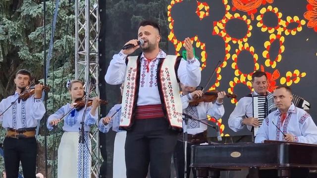 Национальный День Народного Костюма в Бельцах - высту?
