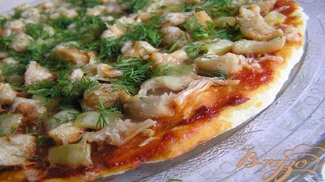 Пицца с курицей и перцем в СВЧ