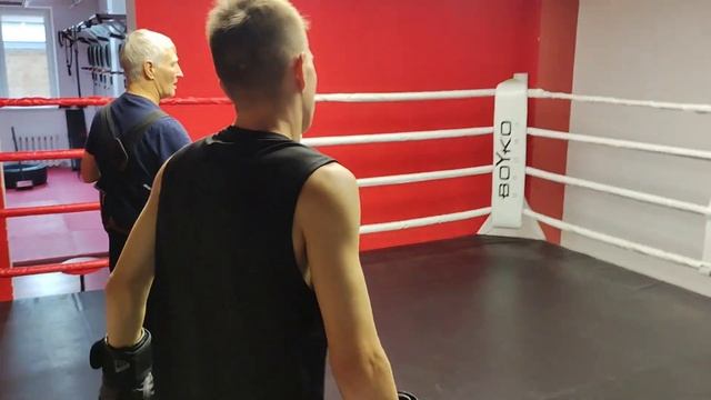Мастер класс по лапам от Александра Севрюгина и его ученика Артема Ермакова.