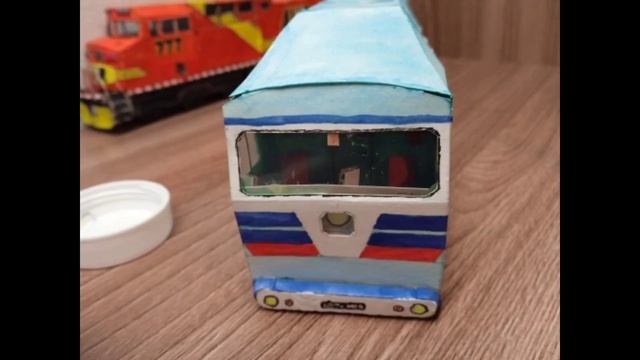 Модель ТЭП70-0004 из бумаги.