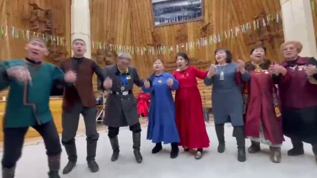 Оһуохай түһүлгэтэ. Оһуохайы таһаарар Захаров Р.А.