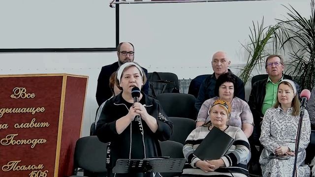 К нам на землю Бог явился