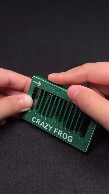 Эта расческа играет «Crazy Frog»! Ностальгия 2000-х вернулась