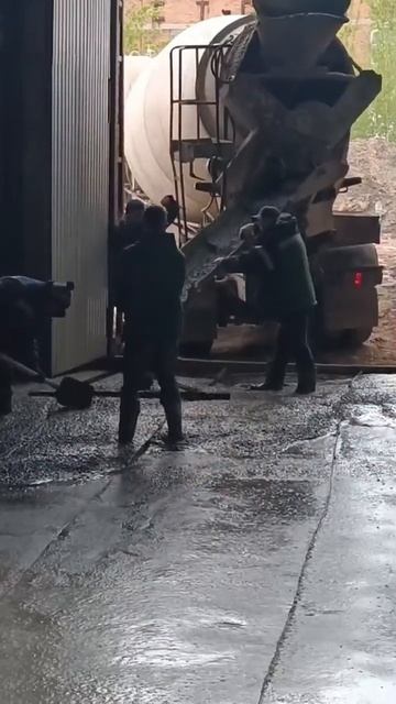 Заливка пола бетоном на заводе ГРИНЛОС