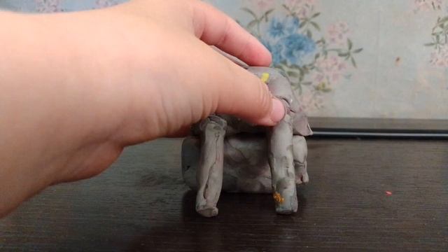 как сделать подставку для телефона из пластилина