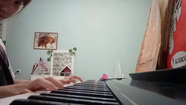 играю на фортепиано